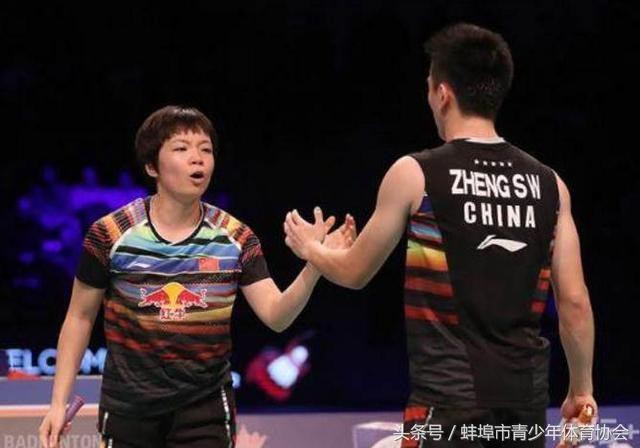 黑色羽绒服下的冠军风采，北京选美大赛的非凡瞬间揭秘