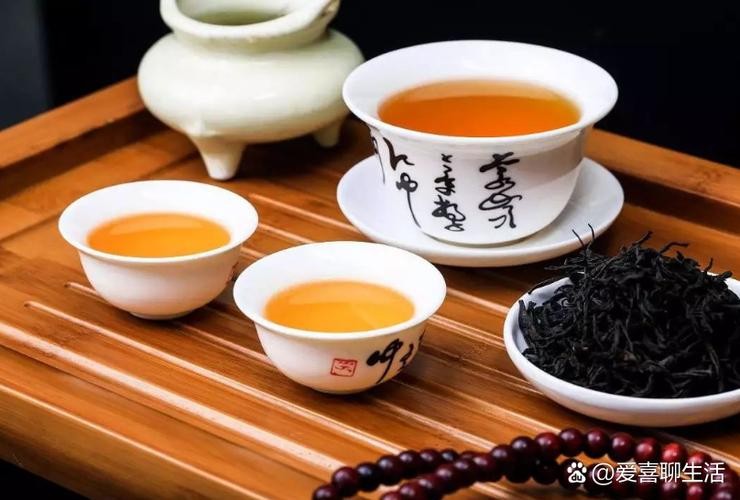 龙井入蓉，江南茶香与巴蜀竹椅的邃美交融